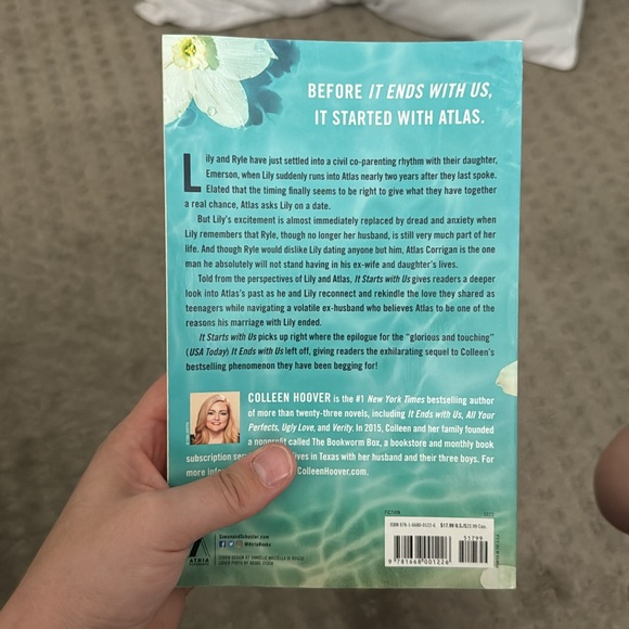 It Starts With Us - Colleen Hoover - Picture 3 of 5